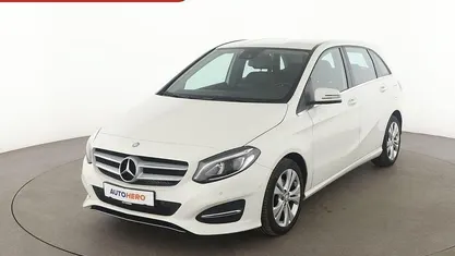 Weiß Gebraucht 2017 Mercedes B180 Urban Van / Kleinbus | 15.370 € (Fairer Preis)