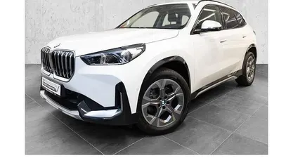Weiß Gebraucht 2022 BMW X1 Luxury Line SUV | 34.990 € (Fairer Preis)