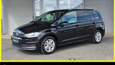 Schwarz Gebraucht 2024 VW Touran Comfortline Van / Kleinbus | 35.350 € (Fairer Preis)