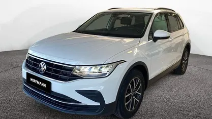 Pure white Gebraucht 2022 VW Tiguan Life SUV | 31.990 € (Fairer Preis)