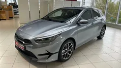 Lunarsilber Neu 2025 Kia Ceed 4 Limousine | 28.970 € (Fairer Preis)