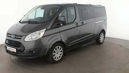 Grau Gebraucht 2017 Ford Tourneo Titanium Van / Kleinbus | 22.730 € (Guter Preis)