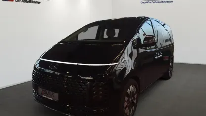 Gebraucht Hyundai Staria Signature 177 PS (130 kW) 2024 Moonlight blue Van / Kleinbus