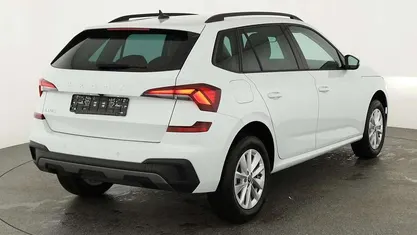 Moon weiß perleffekt Neu 2025 Skoda Kamiq Selection SUV | 27.895 € (Fairer Preis)