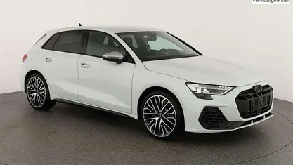 Gletscherweiß metallic Neu 2025 Audi S3 Limousine | 46.045 € (Superpreis)