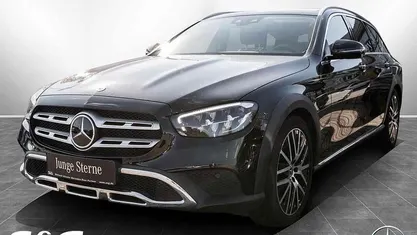 Metalliclack obsidianschwarz Gebraucht 2022 Mercedes E220 Avantgarde Kombi | 37.977 € (Etwas zu teuer)