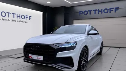 Weiss Gebraucht 2022 Audi Q8 S-Line SUV | 62.750 € (Guter Preis)