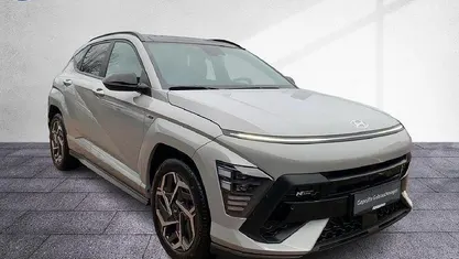 Gebraucht Hyundai Kona N Line 199 PS (146 kW) 2024 Cyber grey / met SUV