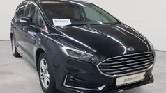 Obsidianschwarz metallic Gebraucht 2022 Ford S-MAX Titanium Van / Kleinbus | 26.990 € (Fairer Preis)