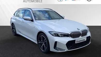 Mineralweiss Gebraucht 2024 BMW 330 Efficient Dynamics Kombi | 37.900 € (Guter Preis)