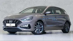 Silky bronze / met Gebraucht 2022 Hyundai i30 Trend Limousine | 13.480 € (Fairer Preis)