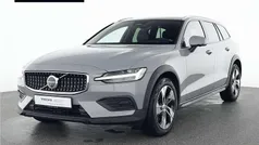 Gebraucht 2024 Volvo V60 CC Plus Kombi | 43.990 € (Fairer Preis)