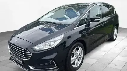 Gebraucht Ford S-MAX Titanium 150 PS (110 kW) 2020 Shadow black Van / Kleinbus