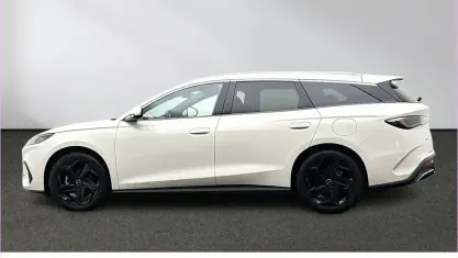Używany BYD Seal Comfort 212 KM (155 kW) 2026 Beżowy