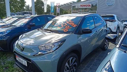 Grün Neu 2025 Toyota Aygo X SUV | 18.990 € (Fairer Preis)