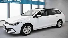 Weiß Gebraucht 2023 VW Golf VIII Life Kombi | 19.730 € (Fairer Preis)