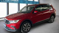 Rot Gebraucht 2023 VW Tiguan Active SUV | 28.270 € (Superpreis)