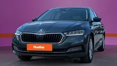 Grau Gebraucht 2022 Skoda Octavia Limousine | 21.960 € (Superpreis)