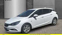 Weiß Gebraucht 2016 Opel Astra Active Limousine | 10.600 € (Fairer Preis)
