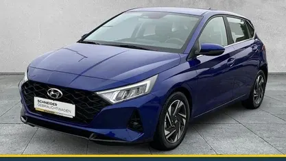 Gebraucht Hyundai i20 Trend 101 PS (74 kW) 2023 Blau Limousine