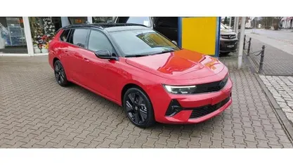 Rot Gebraucht 2024 Opel Astra Kombi | 27.750 € (Fairer Preis)