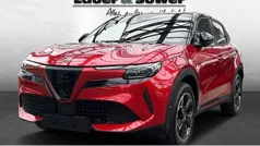 Rot Gebraucht 2024 Alfa Romeo Junior Edizione Speciale Limousine | 41.480 € (Guter Preis)