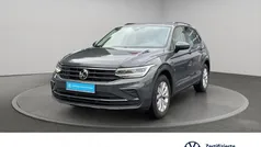 Grau Gebraucht 2021 VW Tiguan Life SUV | 25.890 € (Fairer Preis)
