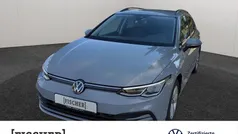 Grau Gebraucht 2021 VW Golf VIII Life Kombi | 22.876 € (Fairer Preis)