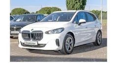 Weiß Gebraucht 2022 BMW 218 Active Tourer Sport Line Van / Kleinbus | 24.495 € (Fairer Preis)