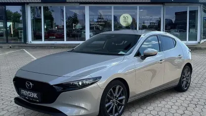 Używany Mazda 3 Selection 186 KM (136 kW) 2022 Platinum quartz