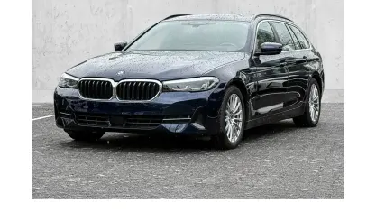 Gebraucht BMW 530e Sport Line 184 PS (135 kW) 2022 Blau Kombi