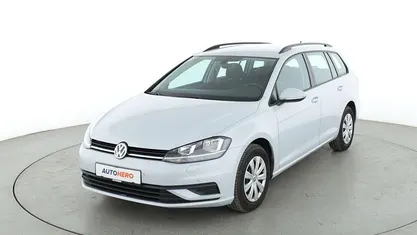 Weiß Gebraucht 2017 VW Golf VII Trendline Kombi | 12.880 € (Fairer Preis)
