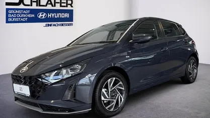 Aurora grey / met Gebraucht 2024 Hyundai i20 Trend Limousine | 20.490 € (Fairer Preis)