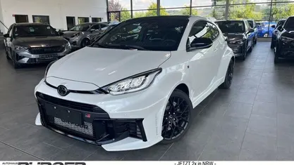 Weiss Gebraucht 2024 Toyota Yaris Kleinwagen | 47.770 € (Fairer Preis)