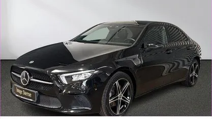 Gebraucht Mercedes A200 Progressive 150 PS (110 kW) 2022 Lack kosmosschwarz Limousine
