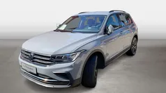 Grau Gebraucht 2022 VW Tiguan Life SUV | 30.777 € (Fairer Preis)