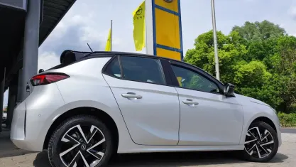 Gebraucht Opel Corsa 101 PS (74 kW) 2024 Silber Kleinwagen