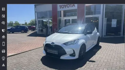 Gebraucht Toyota Yaris Hybrid Style 116 PS (85 kW) 2023 Platinum white pearl / black Kleinwagen