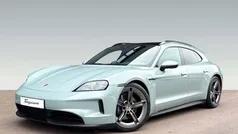 Grün Gebraucht 2025 Porsche Taycan Sport Turismo Limousine | 118.900 €
