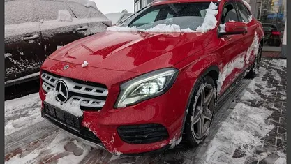 Gebraucht Mercedes GLA180 AMG line 122 PS (89 kW) 2019 Rot (jupiterrot) SUV