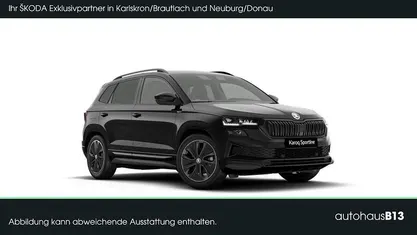 Blackmagic perleffekt (schwarz) Neu 2025 Skoda Karoq SportLine SUV | 38.390 € (Fairer Preis)
