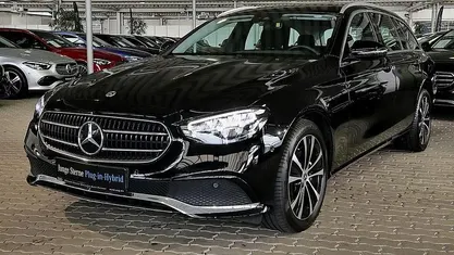 Unilack schwarz Gebraucht 2021 Mercedes E300 Avantgarde Kombi | 33.790 € (Fairer Preis)