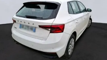 Gebraucht Skoda Fabia Active 65 PS (47 kW) 2022 Weiß Kleinwagen