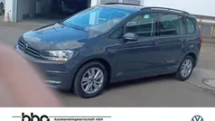 Grau Gebraucht 2021 VW Touran Comfortline Van / Kleinbus | 25.430 € (Fairer Preis)