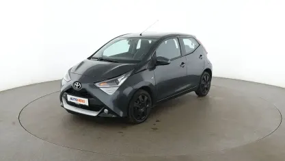 Gebraucht Toyota Aygo X-play 72 PS (52 kW) 2019 Grau Kleinwagen