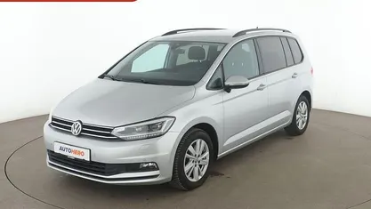 Grau Gebraucht 2020 VW Touran Comfortline Van / Kleinbus | 23.760 € (Fairer Preis)