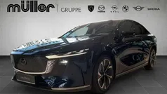 Deep crystal blue Neu 2025 Mazda 6e Takumi-Line Limousine | 45.750 € (Fairer Preis)