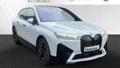 Mineralweiss metallic Gebraucht 2023 BMW iX Sport Line SUV | 71.593 € (Guter Preis)