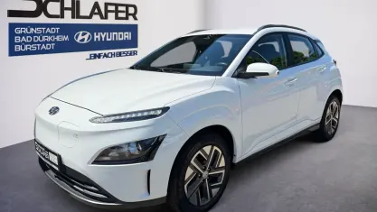 Gebraucht Hyundai Kona Select 100 kW (136 PS) 2022 Polar white / sol SUV