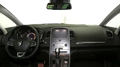 Weiß Gebraucht 2024 Renault Grand Scénic Equilibre Van / Kleinbus | 25.790 € (Superpreis)